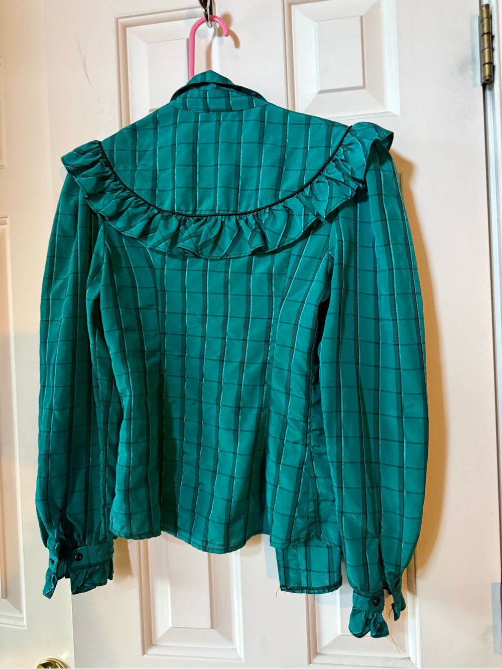 Circle T Emerald Green Ruffled Button-blouse - Picture 4 of 9